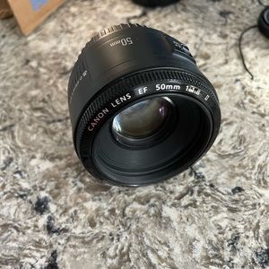 Canon lens EF 50mm.